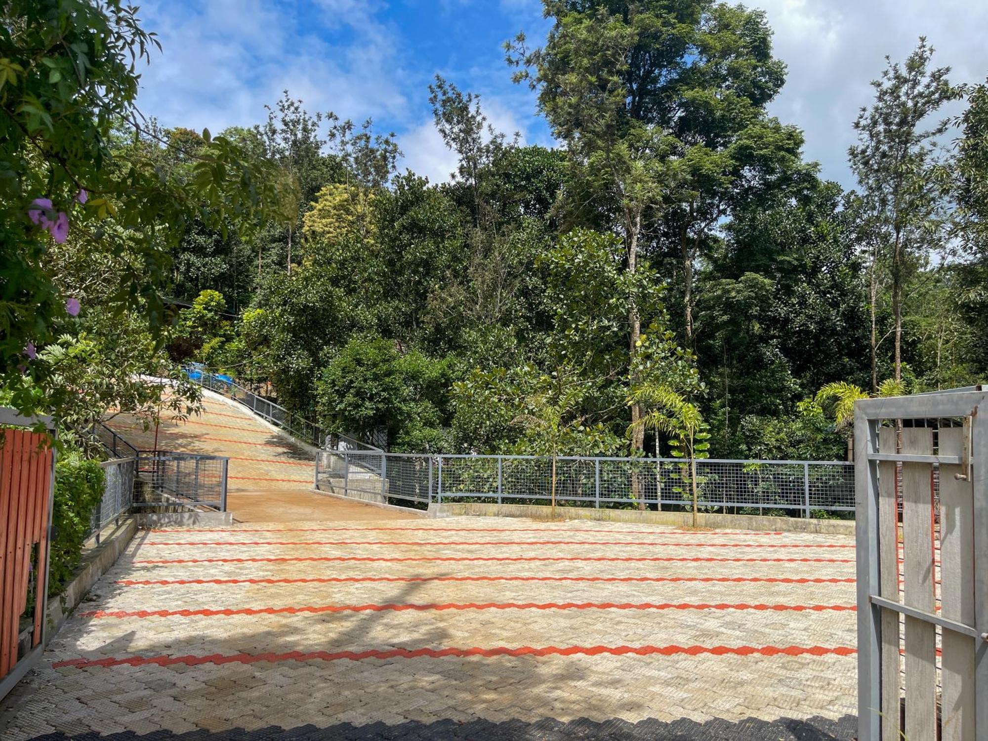 Snow Hills Resorts Thekkady Exterior photo